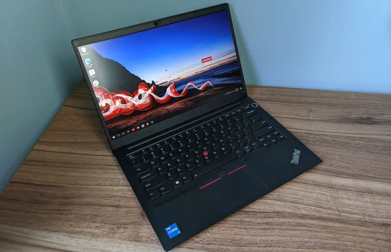 Kurumsal Notebook ve Laptop Rehberi: İş Dünyasının Vazgeçilmezi Lenovo ThinkPad
